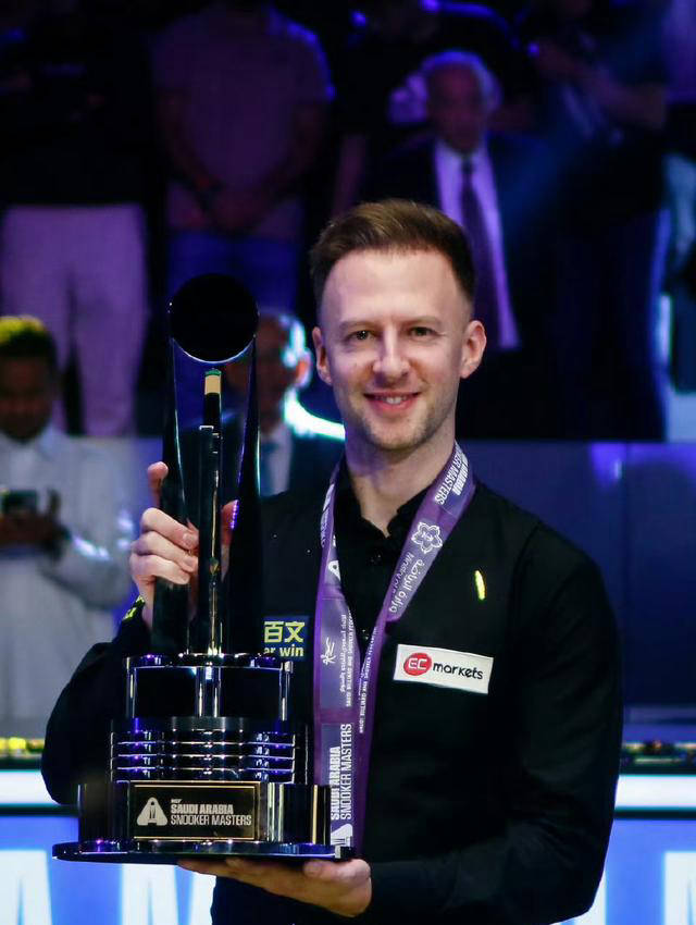 一位年轻拳 一位年轻拳