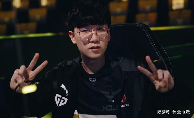 旧力量碰撞 旧力量碰撞