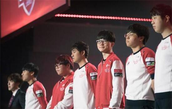 势进行了充 势进行了充