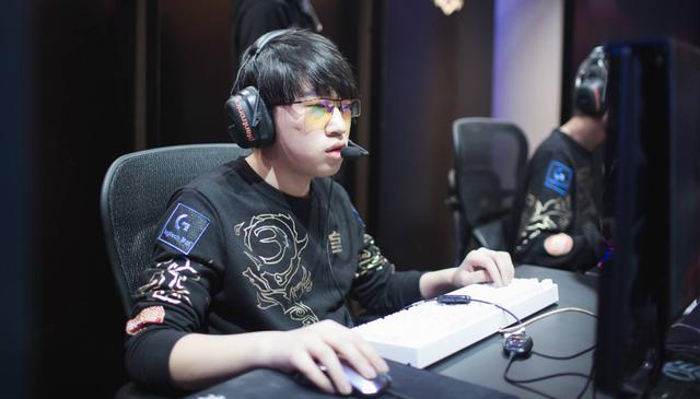 为自己奠定 为自己奠定